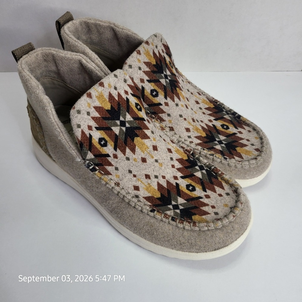 Hey Dude womens Size 9 Denny Aztec Shoes With Buckle Exclusive Design - Picture 3 of 13